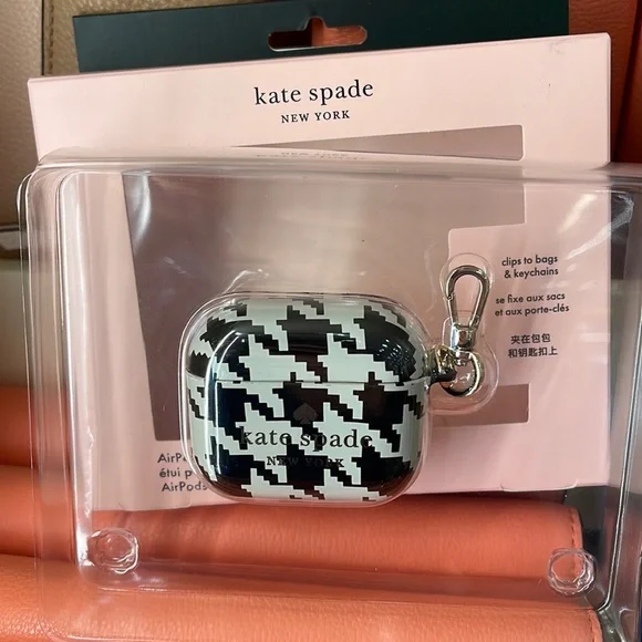 kate spade／Liquid AirPods Pro Case NWT Kate Spade Liquid AirPod Pro Case Clear & Silver Glitter